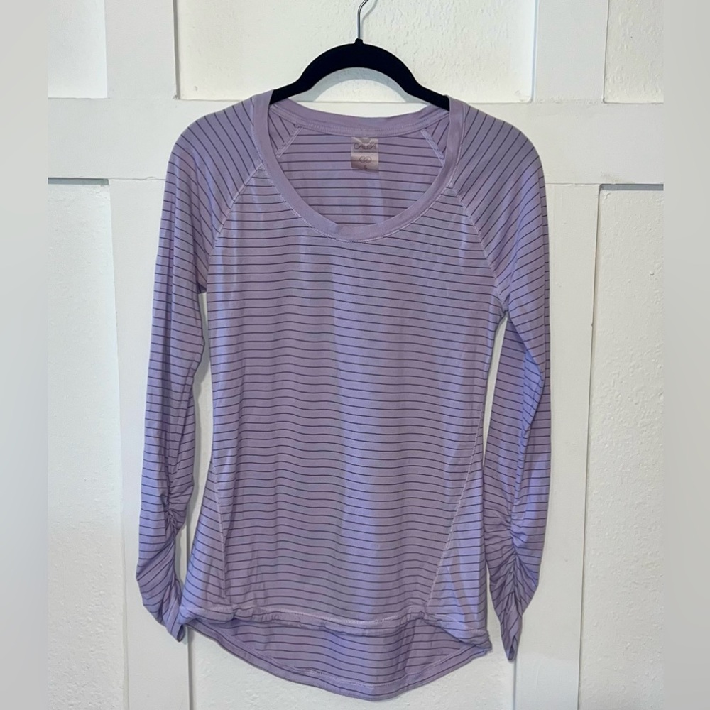 Calia by Carrie Underwood Size Small Purple Shirt Everyday Long Sleeve Striped